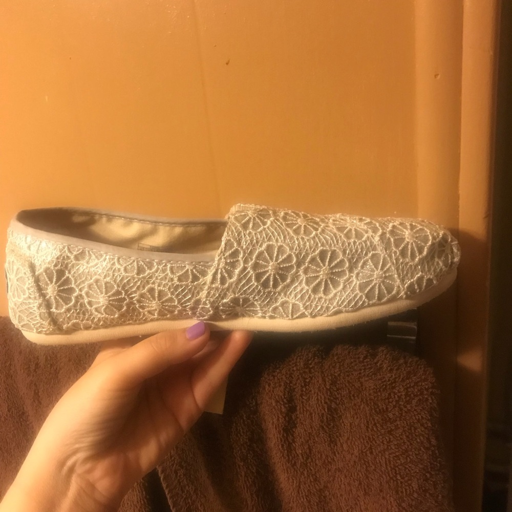 Toms! - Picture 5 of 5